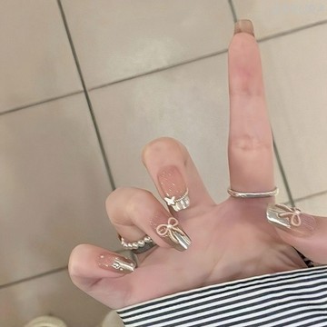 🎀台灣出貨🎀銀色山泉純手工法式魔鏡粉愛心蝴蝶結穿戴甲甜美顯白氛圍感美甲