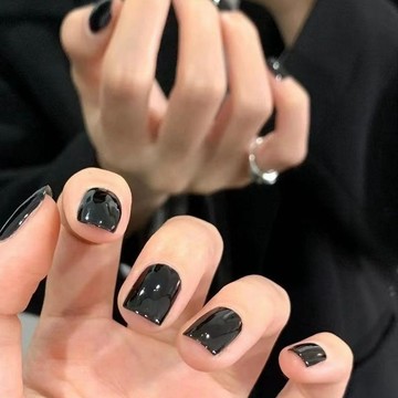 秋冬新品 黑色穿戴甲短款暗黑系ins風顯白美甲假指甲可拆卸純色高階美甲貼