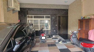 大坪頂特區大面寬電梯雙車墅｜高雄市小港區高坪二十七街