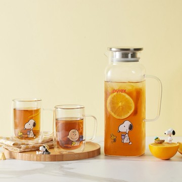 茶具組【康寧 PYREX】 SNOOPY美味早午餐耐熱玻璃水壺-1900ml/雙層玻璃杯345ml