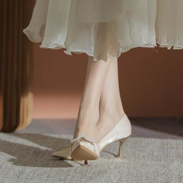 法式高跟鞋女設計感小眾2025年新款秋冬氣質伴娘鞋尖頭細跟單鞋女