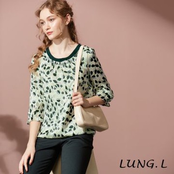 林佳樺LUNG.L 綠葉印花燒花布料七分袖女裝上衣 LU16A