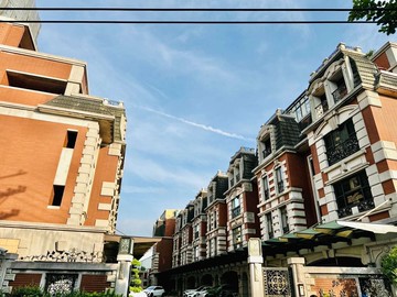 過嶺大坪數別墅雙車位有電梯☝️大露臺三代同堂｜桃園市中壢區福嶺路