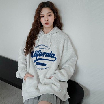 現貨★連帽抽繩刺繡英字大口袋棉質上衣(共2色)0106 【NR2949】