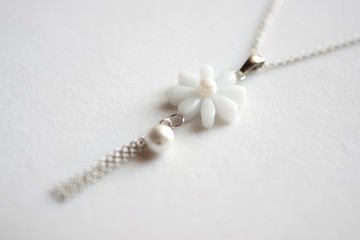 樹脂藝術 花朵、棉珍珠與絨球項鍊・雪花