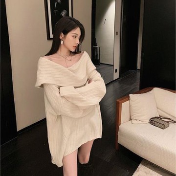 跨年氛圍感穿搭露肩上衣一字肩長款大毛衣秋冬女慵懶風高級感寬松
