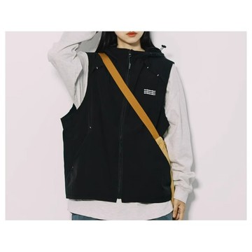 日系連帽馬甲背心 M-3XL 戶外工裝 休閒寬鬆 疊穿 外搭 無袖坎肩外套 男女同款 男生馬甲背心