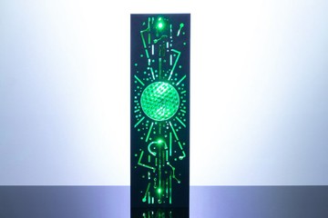 科幻檯燈 - 個人化抽象藝術燈飾，獻給 IT 專業人士 (多色可選)