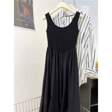 高級感黑色吊帶連衣裙女春秋2024新款收腰氣質小個子垂感無袖長裙