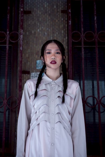 肋骨檔片束縛感襯衫(182T07)