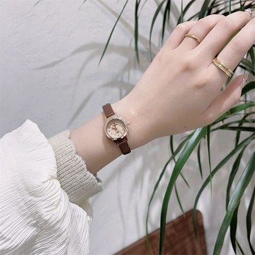 免運⌚山茶花小錶盤細帶複古手錶女款學生初高中生小衆簡約韓版文藝百搭防水 輕奢小衆設計感小巧手錶 簡約 防水手錶 指針手錶