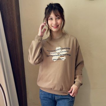 Hana-Mokuba花木馬日系女裝圓領印花長袖收口休閒上衣_淺卡其/深卡其