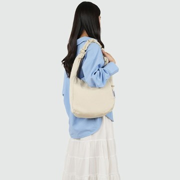 【FW26全新Wander】ELAN 休閒水桶肩背包 (雲尼拿白)