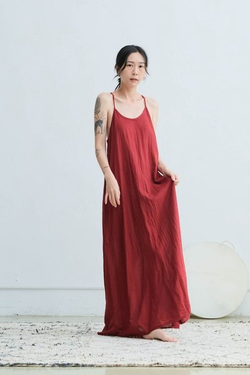 Y背細肩帶長洋裝 / 慕斯布 紅