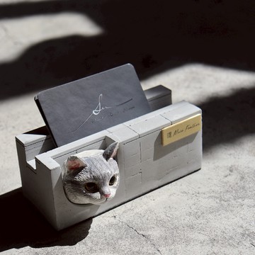 曙MUSE｜虎斑貓水泥名片架 原創設計 台灣製 禮物 創意 居家擺飾 手機架 辦公室 擴香石