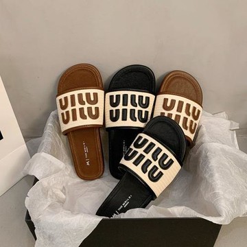 小香風平底涼拖鞋女夏季外穿2025新款韓版配裙子字母沙灘一字拖鞋