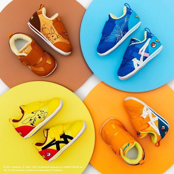 《7+1童鞋》ASICSxPOKEMON 亞瑟士x寶可夢 聯名 SUKU 機能運動鞋 透氣慢跑鞋 5321 黃色