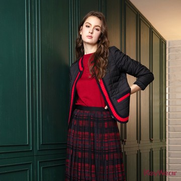 KeyWear奇威名品    前後性感鏤空繡花設計針織上衣-紅色