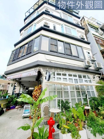 駁二藝術特區輕軌三角窗店住｜高雄市鹽埕區建國四路