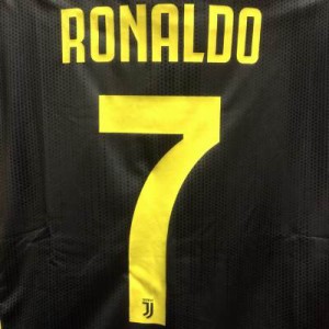 子供用 K116 19 ユベントス RONALDO*7 ロナウド 黒黄 ゲームシャツ パンツ付 /サッカー/キッズ/ジュニア/ユニフォーム /上下セット  | LINEブランドカタログ