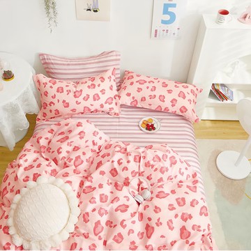 LoveCity 寢城之戀 200織100%純棉兩用被床包4件組 床包 + 棉被 + 枕套 2個  雙人  時尚豹紋粉