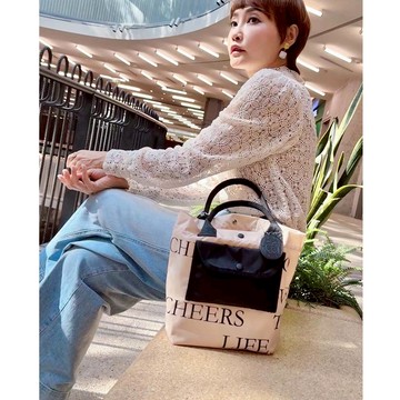 【總監穿搭推薦】輕旅袋著走_生活系列 都會通勤｜字母撞色水餃包 米 (9A0036)