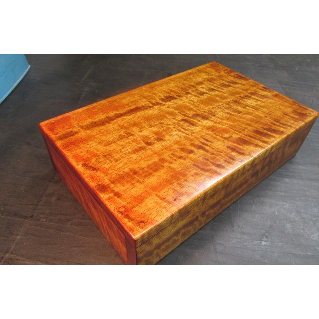 黄釉 蓮葉型 筆箱 筆筒 筆置き 筆入 文房具 美術品 工芸品 置物 黄釉 蓮葉型 筆箱 筆筒 筆置き 筆入 文房具 美術品 工芸品 置物
