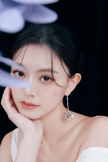 COR-DATE / 銀色系 / 銀色雪球長版耳環