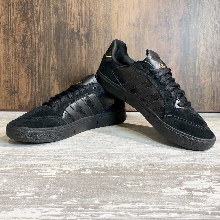 ADIDAS TYSHAWN LOW タイショーン ロー GW3178 アディダススケートボード スケボーシューズ コアブラック 通販  LINEポイント最大0.5%GET | LINEショッピング