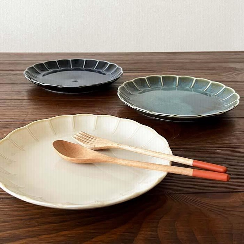 美濃焼　陶器 八角形のモダンなデザインに縁のドット模様がよいアクセントに