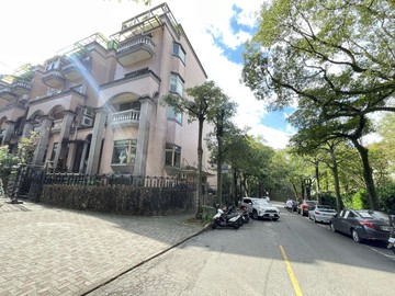 瓏山林重疊別墅｜新北市汐止區忠三街