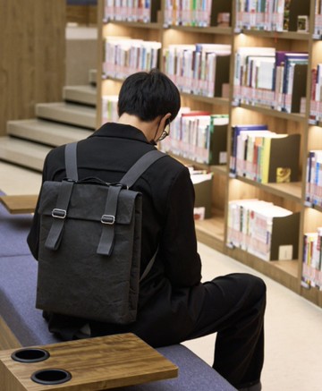 環保可水洗紙 超輕防水三合一筆電書包  雙肩/手提/側背 木炭黑