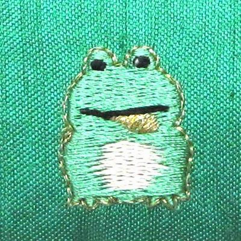小銭が貯まる丸形2.6寸「がま口」グリーン 刺繍かえる 8a002