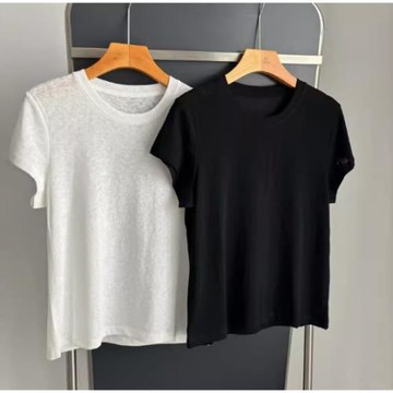 這件亞麻T，你隨便穿，隨便搭，自在的松落感堪稱時髦教科書！！