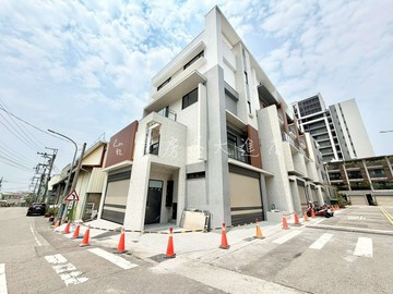 全新角間電梯店面別墅｜33坪土地｜可停多部車！｜台中市豐原區綠山一街