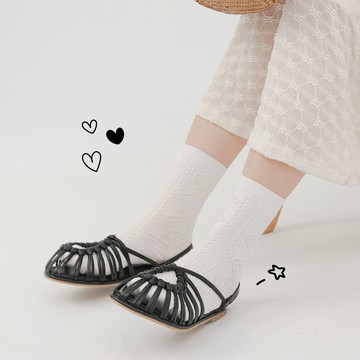 立體織紋麻花造型中筒襪 三色售