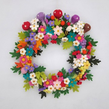 羊毛花藝設計，手工羊毛氈，森林花圈，自然植物