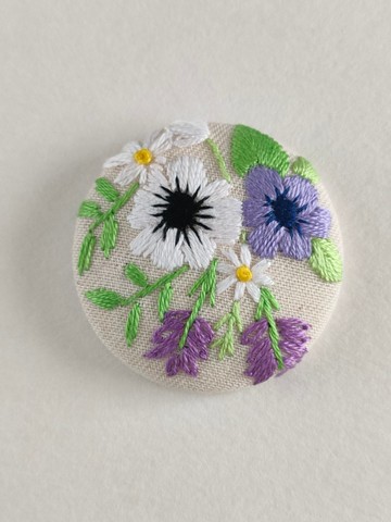 銀蓮花與薰衣草編織刺繡胸針