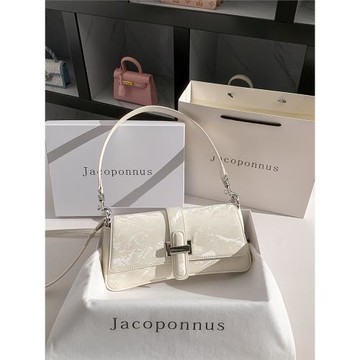 真皮新中式白色法棍包女士新款輕奢小眾高級感冬天斜挎單肩腋下包