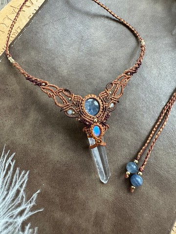 N1120 民族風蠟線編織 藍晶石 月亮石 白水晶柱 項鍊 (可調長度)