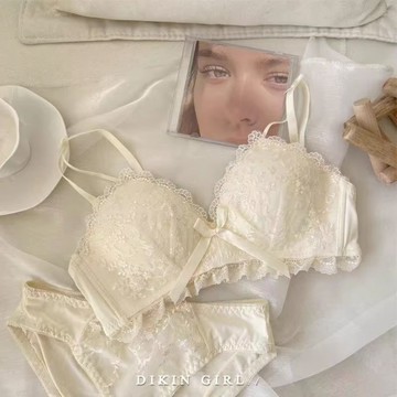 熱門蕾絲內衣女 小胸聚攏內衣 無鋼圈內衣 日系薄款文胸罩 套裝 無痕內衣 文胸罩 高中生內衣 學生內衣少女內衣 純欲內衣