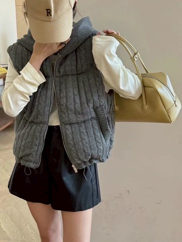 替日常多留一點溫度的可愛麻花連帽背心