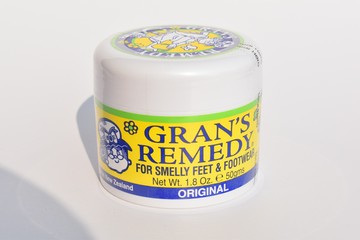 紐西蘭 Gran's Remedy 老奶奶鞋粉 50g 微香 薄荷 原味