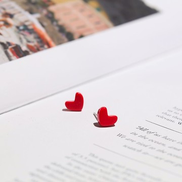 眼觀925純銀珊瑚紅愛心耳釘女日系簡約可愛學生小巧睡覺免摘飾品1入