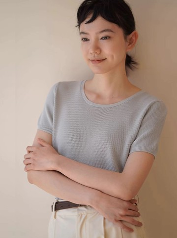 一汪清泉涼爽透氣針織顯白寬鬆顯瘦通勤圓領短袖上衣女