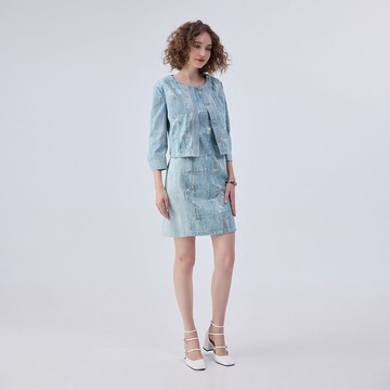 ILEY伊蕾 水波紋亮片電繡仿丹寧外套(淺藍色；M-XL)