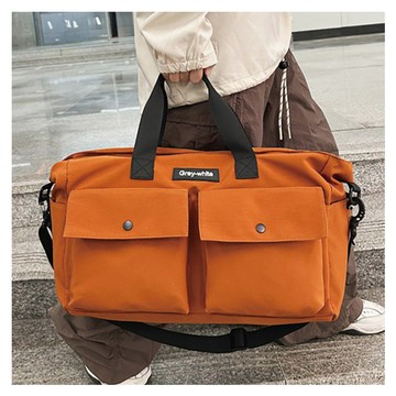 【品樂．BAO】斐尚。斜背手提便攜大容量運動健身包旅行包(多色可選)