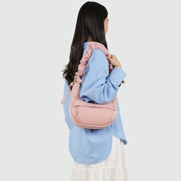 【FW26全新Wander】ELLIE 輕巧隨行單肩包 小 (淡粉紅)