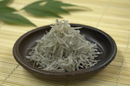 紀州湯浅湾直送！特選　天日干ちりめん　木箱　400g　