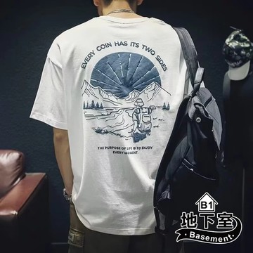 地下室B1-短T 山系雪山登山者印花短袖T恤 寬鬆 戶外探索風 Gorpcore穿搭 大尺碼5XL【NL626051】
